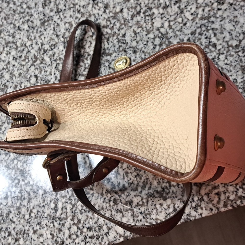 Vintage Dooney & Bourke Beige/Brown Pebbled Leather Tote Shoulder Bag - Picture 14 of 16
